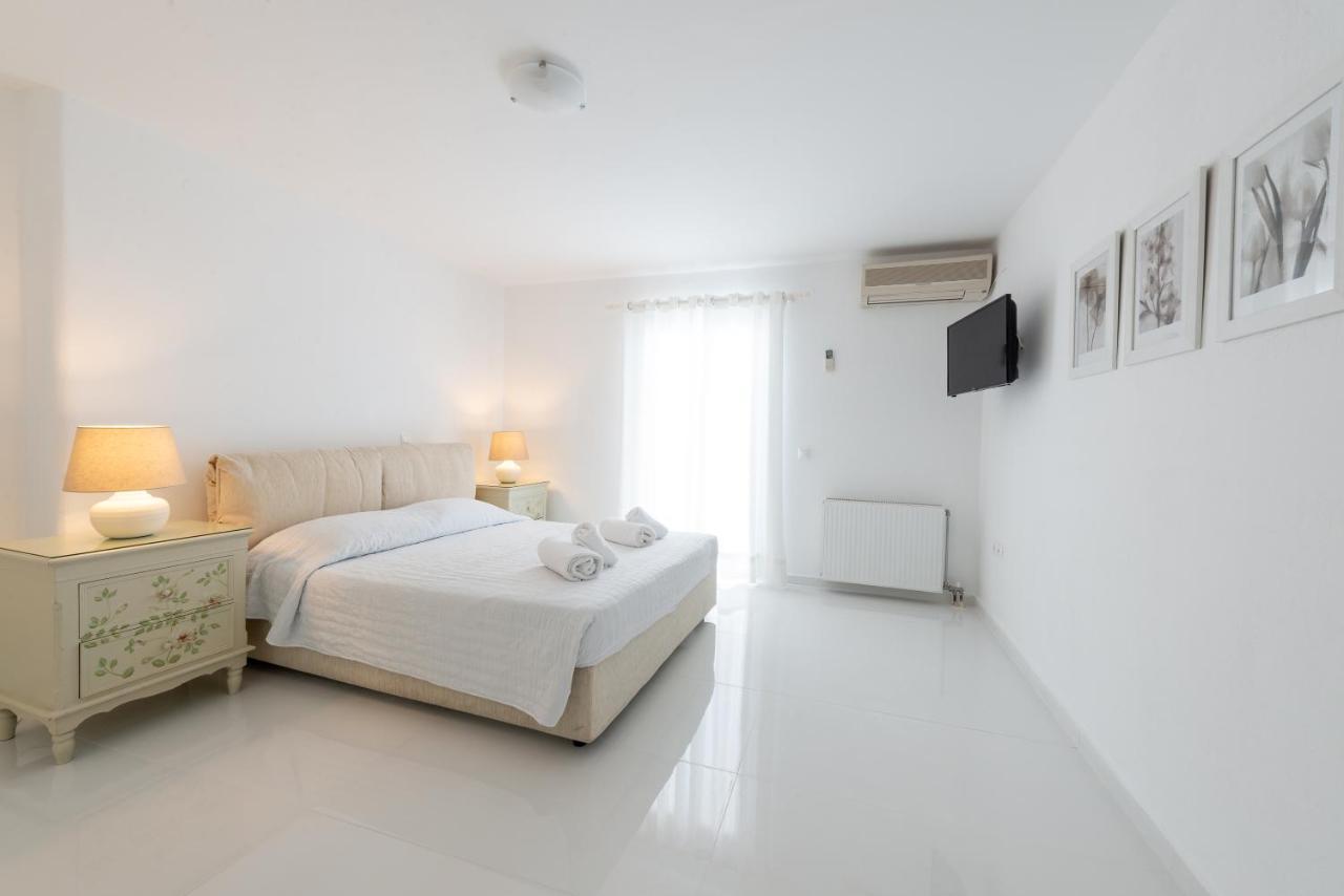 Aeri Villas & Apartments Tourlos Bagian luar foto